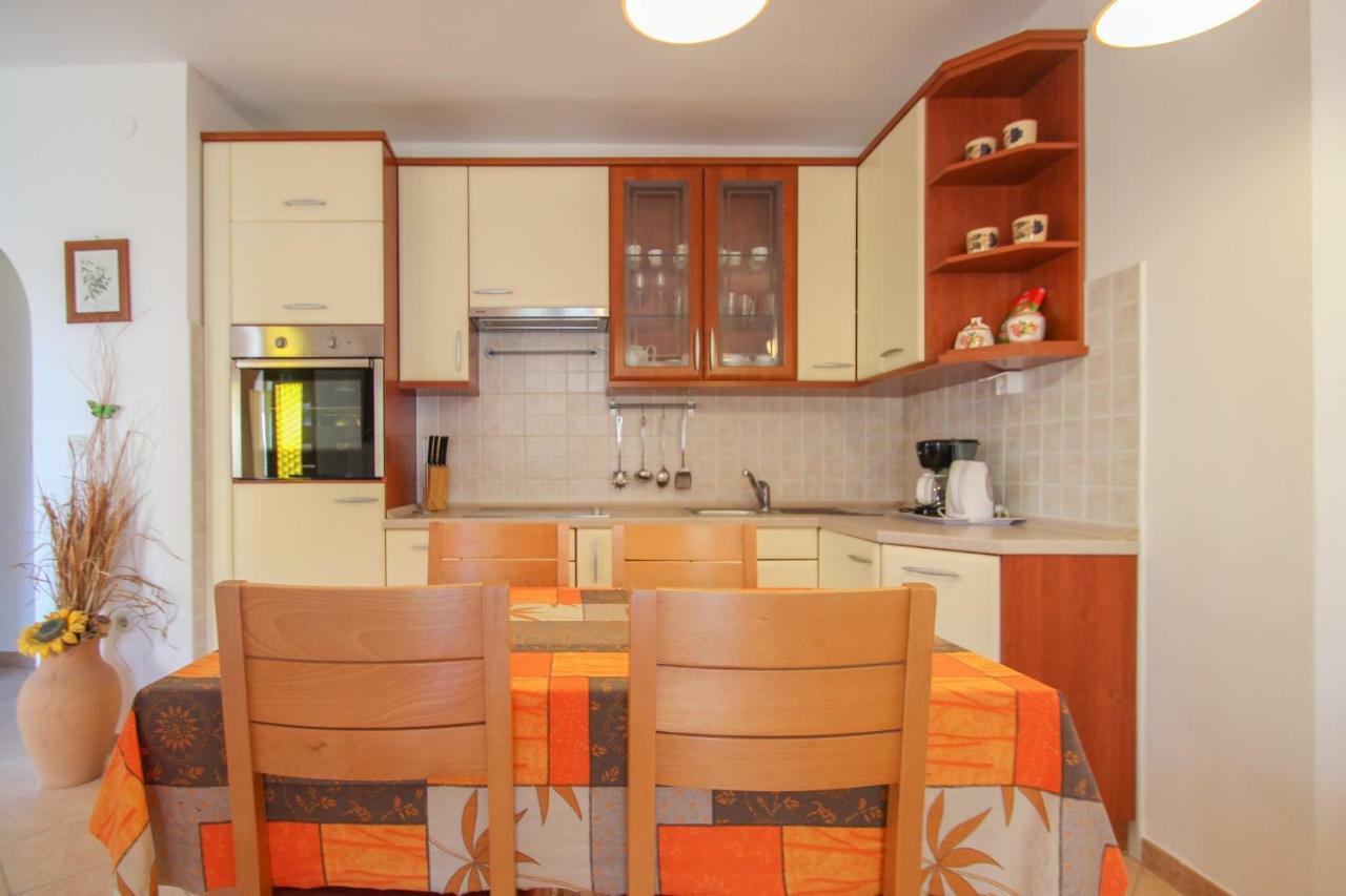Alenka Orange Apartment Novigrad  ภายนอก รูปภาพ