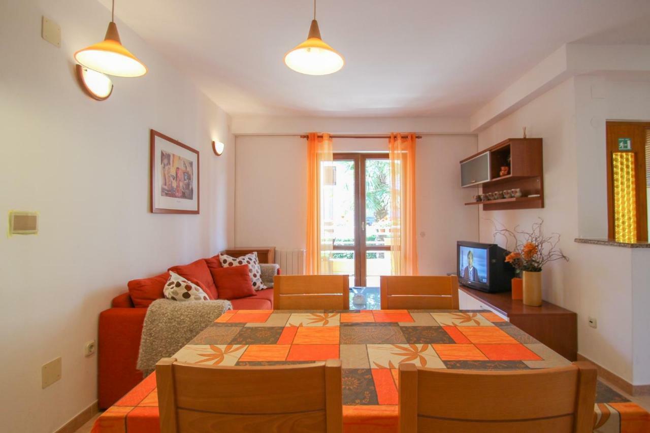 Alenka Orange Apartment Novigrad  ภายนอก รูปภาพ