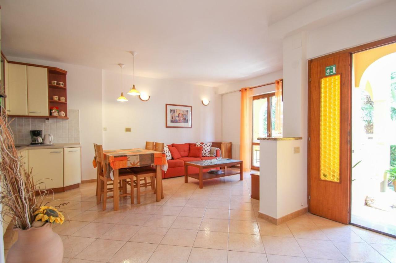 Alenka Orange Apartment Novigrad  ภายนอก รูปภาพ