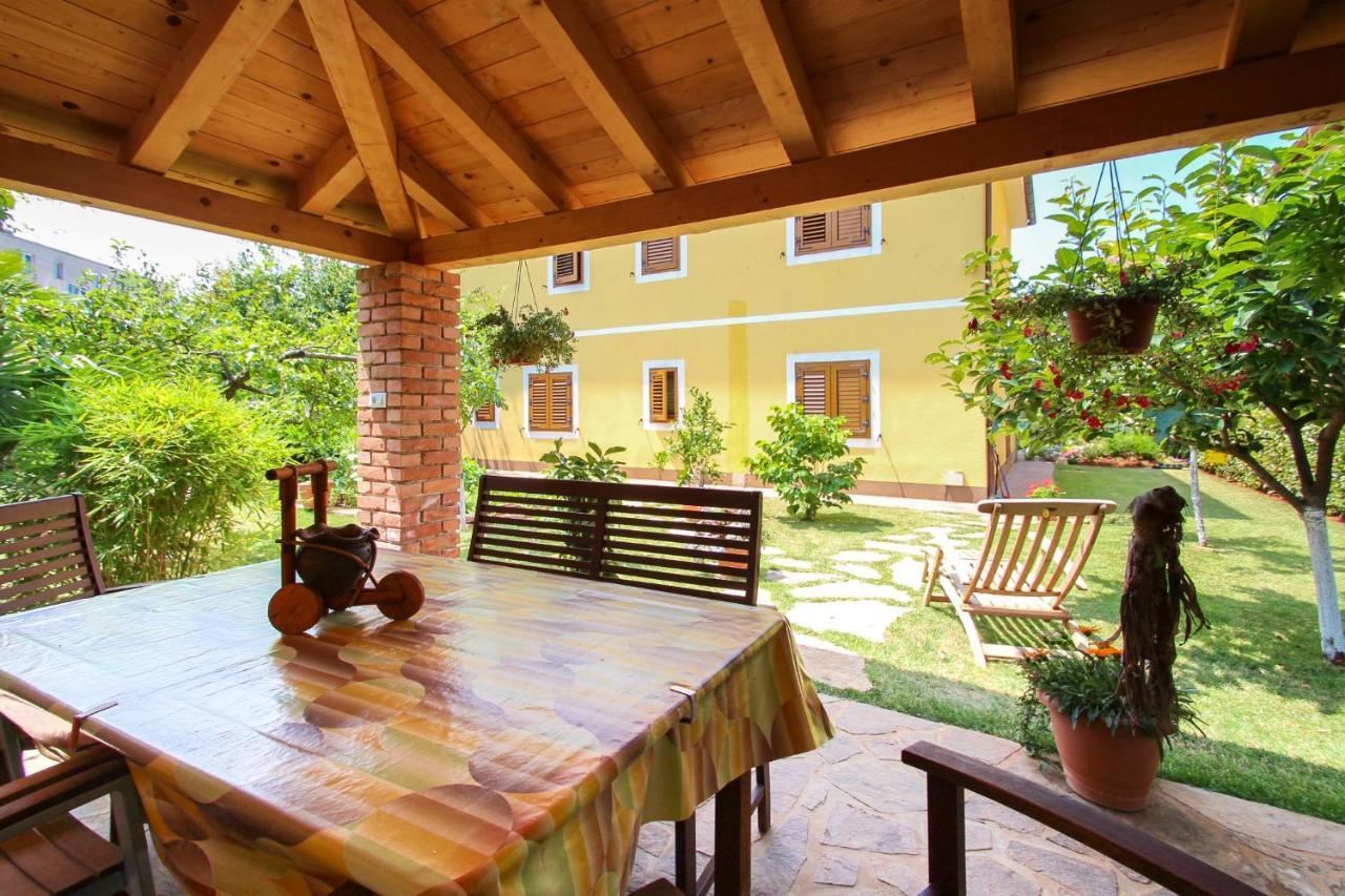 Alenka Orange Apartment Novigrad  ภายนอก รูปภาพ